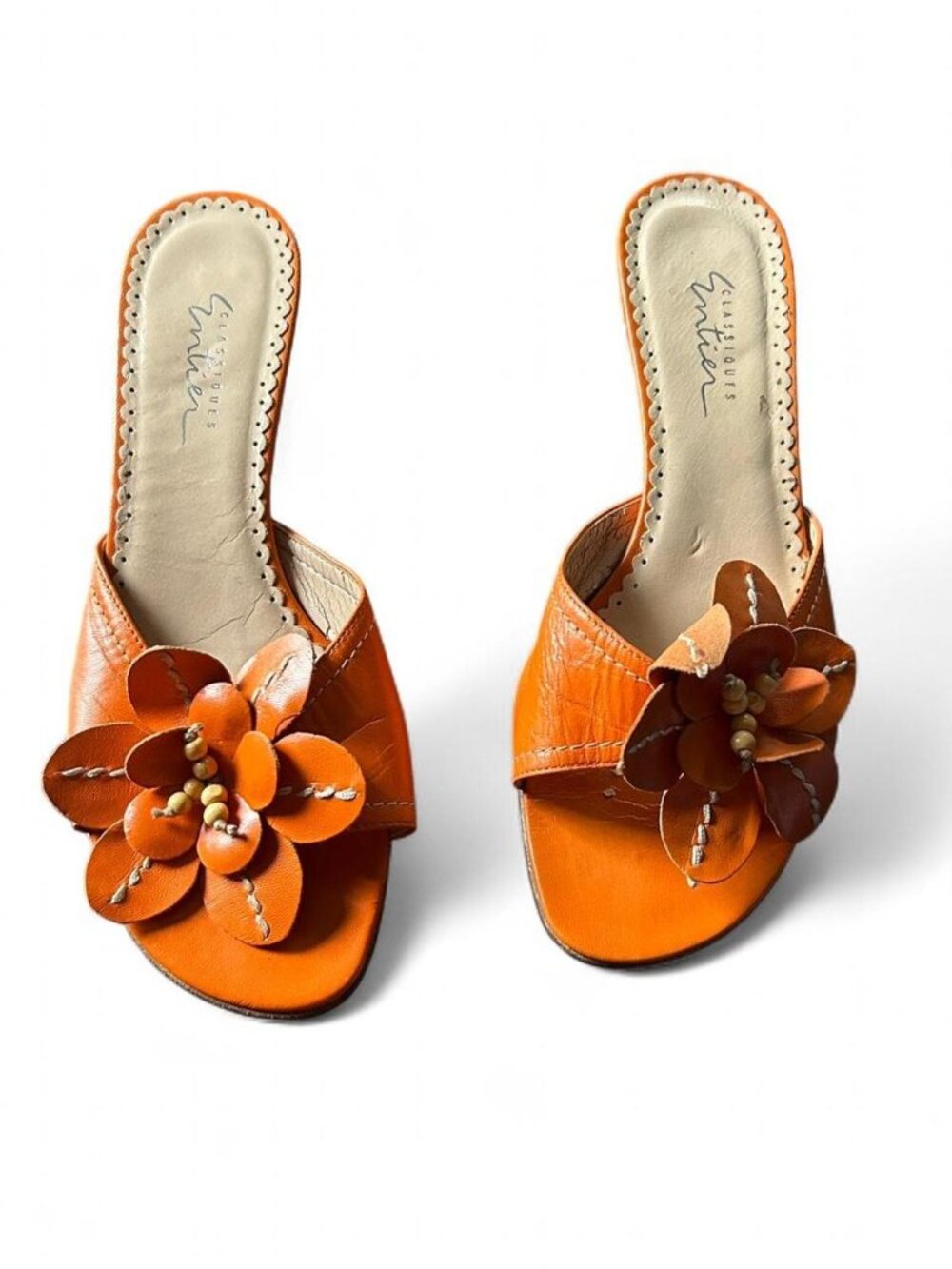 Vtg Orange leather kitten heel mules with flower detail   Size 6  #heels #floral